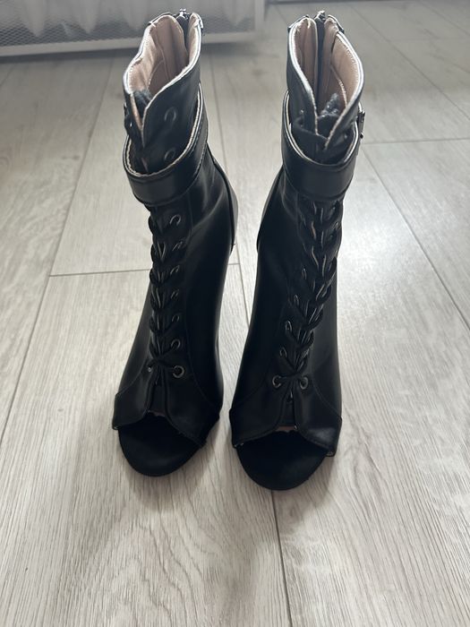 Взуття для high heels 37 розмір шкіряне