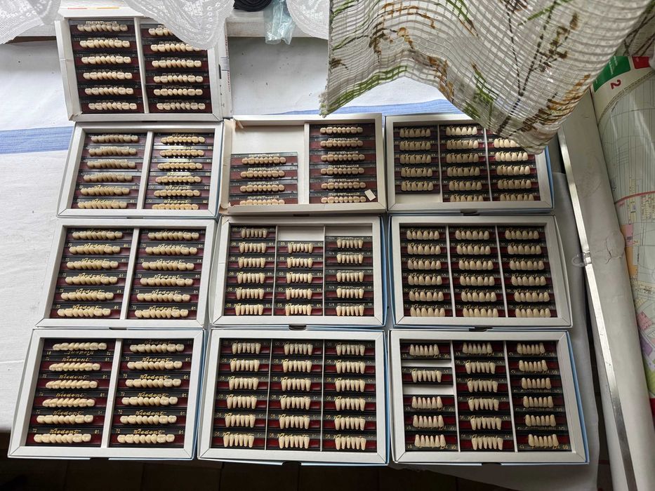 Sztuczne zęby do protez