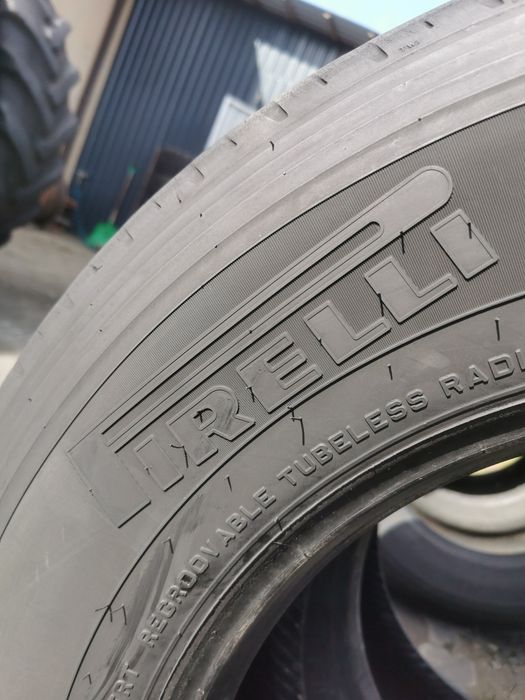 Para opon 385/55R22.5 160K 20PR Pirelli itineris TM T 90series #