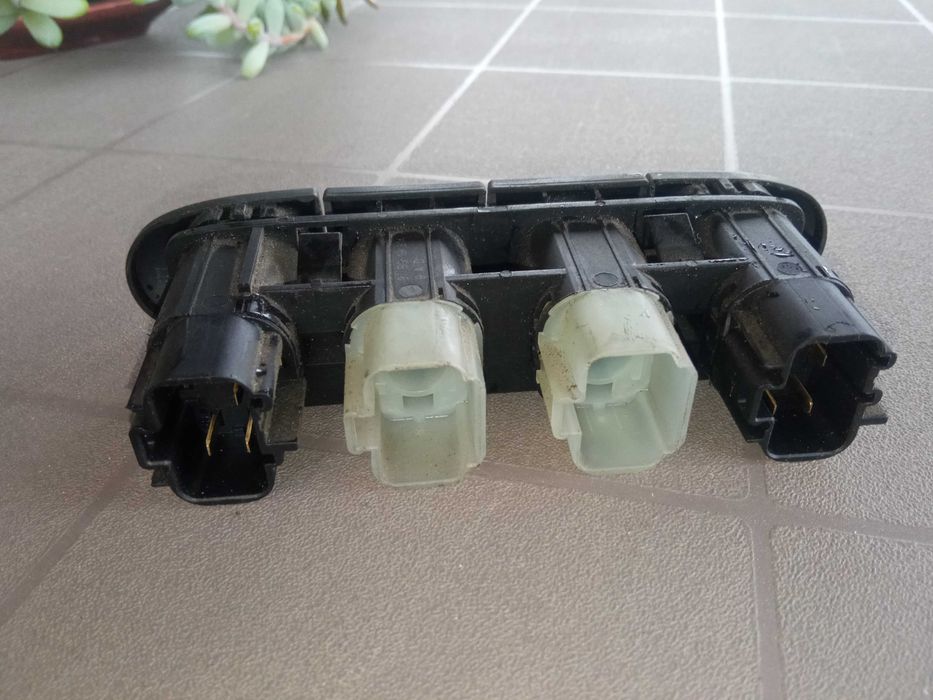 Кнопки включення підігріву сидінь 97BG 19K314 AC Мондео Мк2