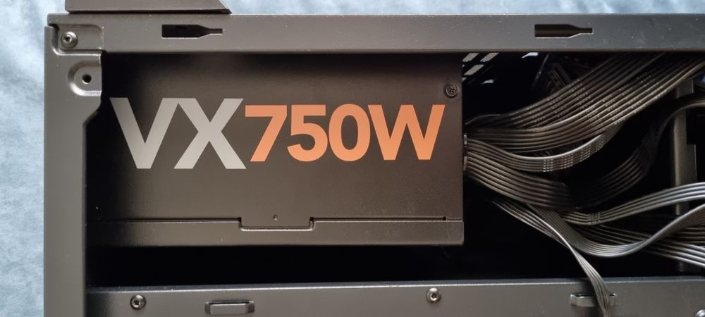 Fonte 750 W + Caixa de PC