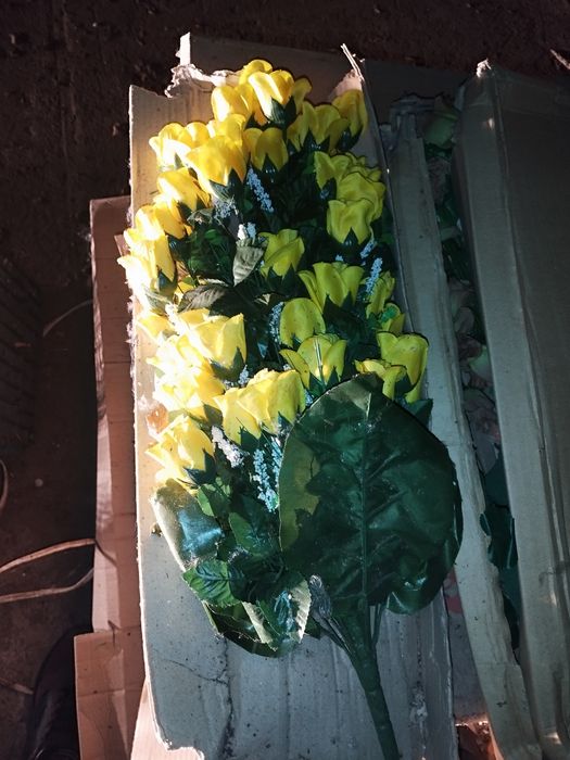 Sztuczne kwiaty, wiązanki, elementy, NOWE. Święto zmarłych, grób.