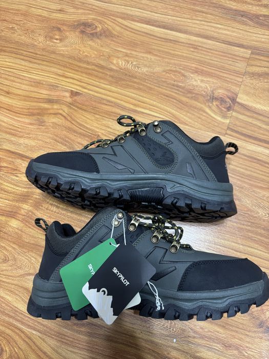 Трекінгове взуття для походів у гори Skypilot