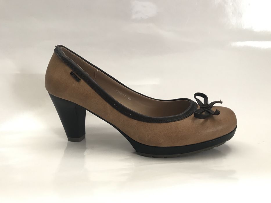 Buty damskie na obcasie