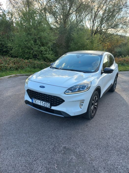 Ford Kuga Ładny.