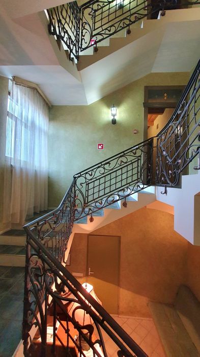 ПРОДАЖ ГОТЕЛЬНОГО КОМПЛЕКСА "Летючий Голандець" в м. Ужгород [діючий]