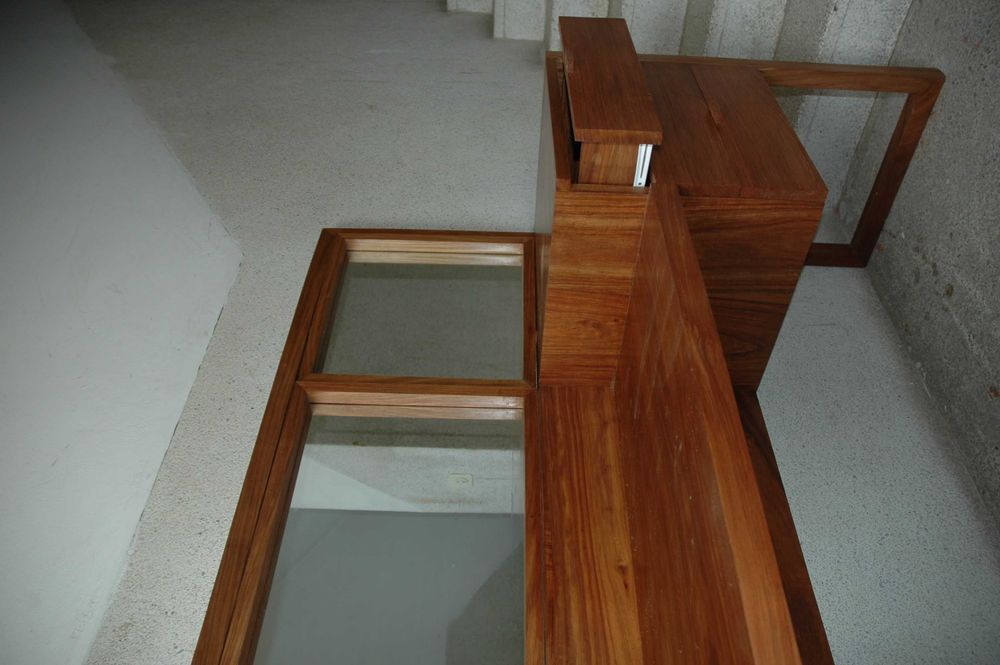 Toucador design vintage em madeira maciça de umbila (moçambicana)