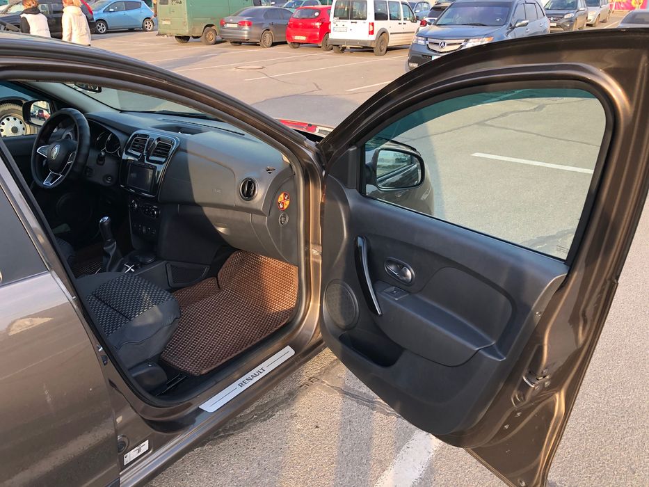 Продам автомобіль Renault Logan, 1.5, 2017 року випуску