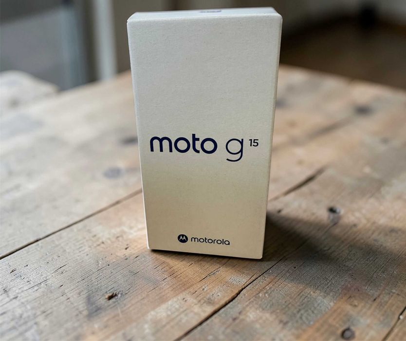 Smartfon Motorola Moto G15 8 GB 128 GB 4G (LTE) pomarańczowy