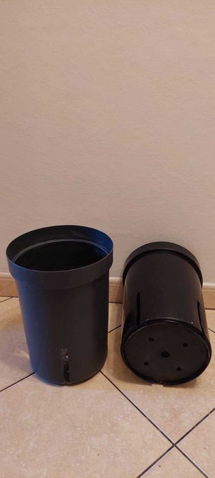 Doniczki produkcyjne używane