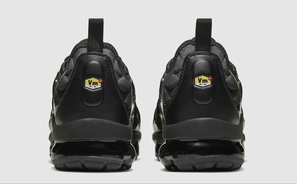 Nike vapor max plus grey