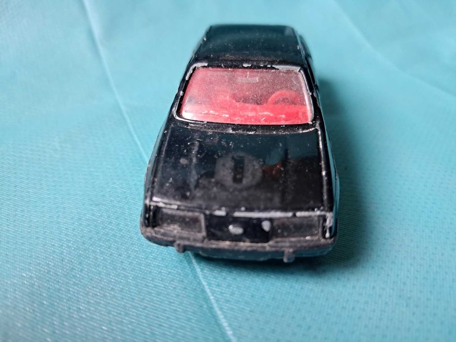 Stare autko, resorak Corgi - Ford Sierra 2.3 Ghia z 1985