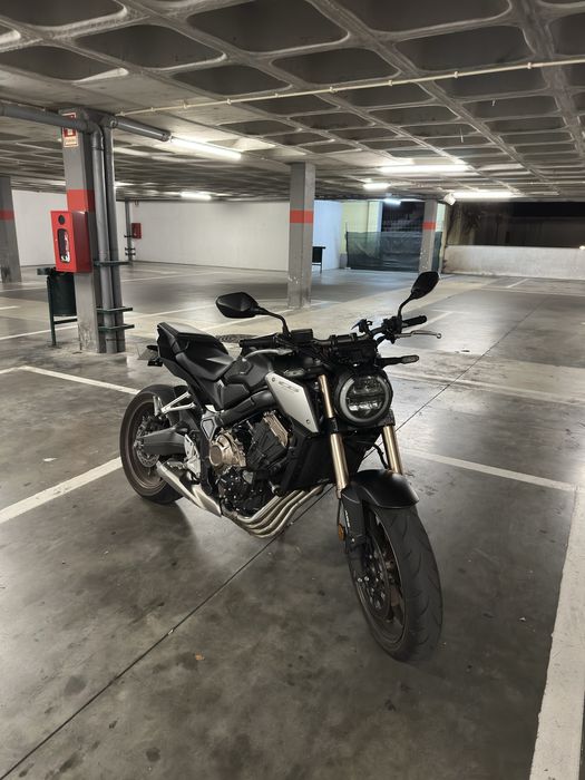 CB650R 2022 (35kw livrete)