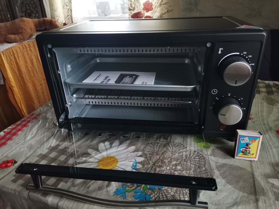 Продам электродуховка объем 10л.(!),не использовалась,продаю за ненадобностью