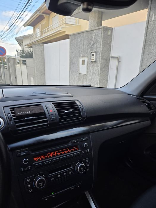 BMW 118d 143cv | Xenon | Bancos Aquecidos | Jantes 18