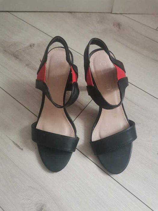 sandały na obcasie roz 36