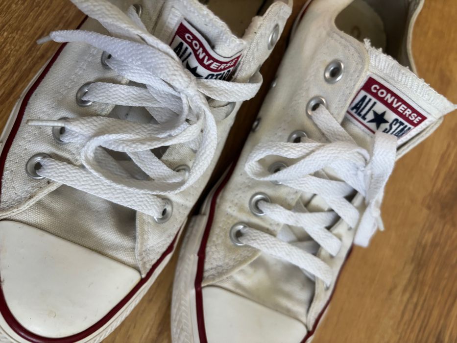 białe conversy trampki buty