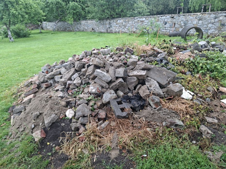 Oddam gruz na utwardzenie drogi lub podłoża  -cegły -granit -beton