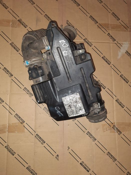 Toyota Prado 120 3.0D Корпус воздушного фильтра в сборе