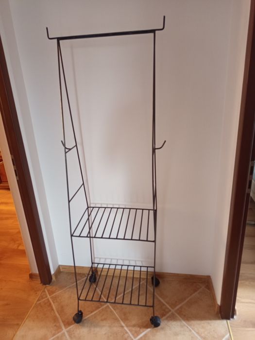 stojak na ubrania