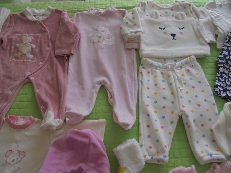 lote de roupa de menina bebé a caixa de musica