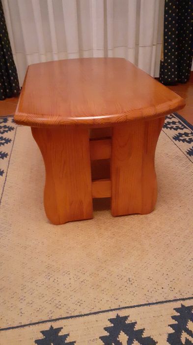 Mesa de centro para sala de estar em Pinho Mel