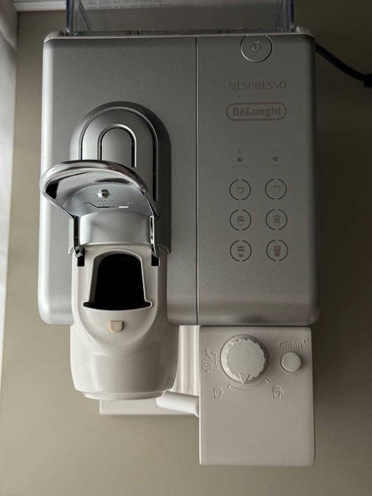Ekspres DELONGHI Nespresso Lattissima Touch Srebrny