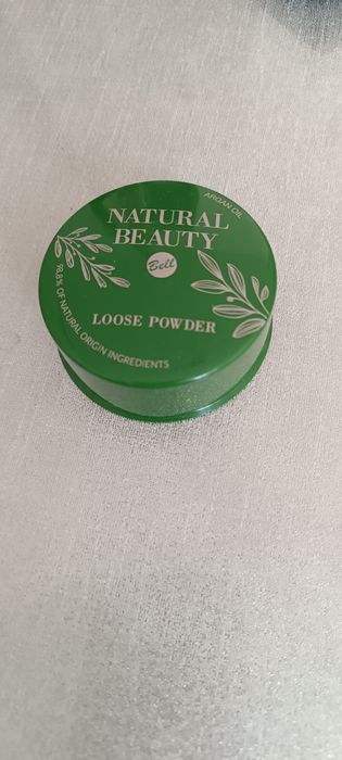 Nowy puder sypki Bell