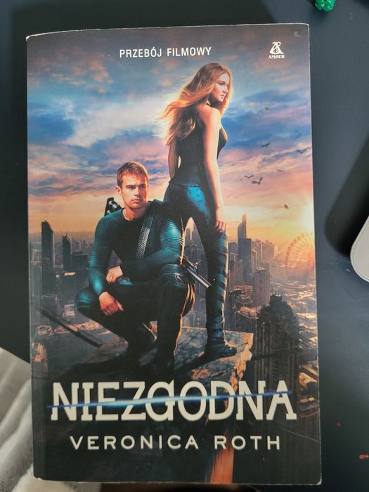 Niezgodna, V. Roth