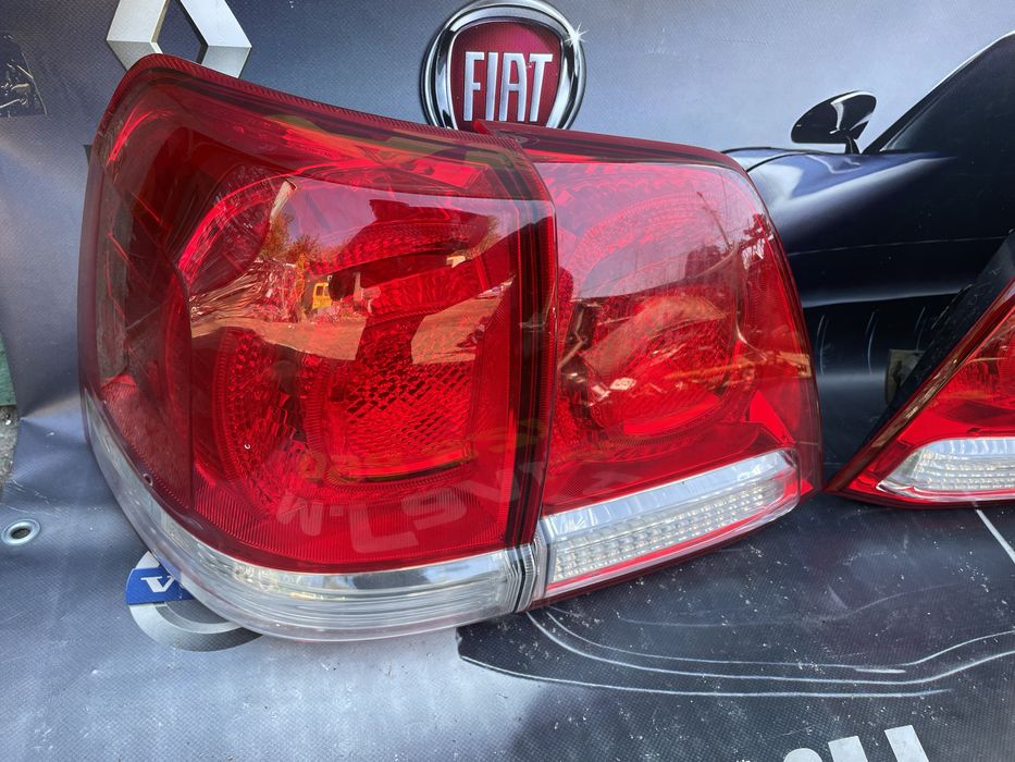 Задні фонарі ліхтарі Тойота Ленд Крузер Toyota Land Cruiser 200