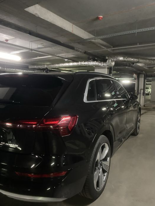 Audi e-rron, 55, 2019