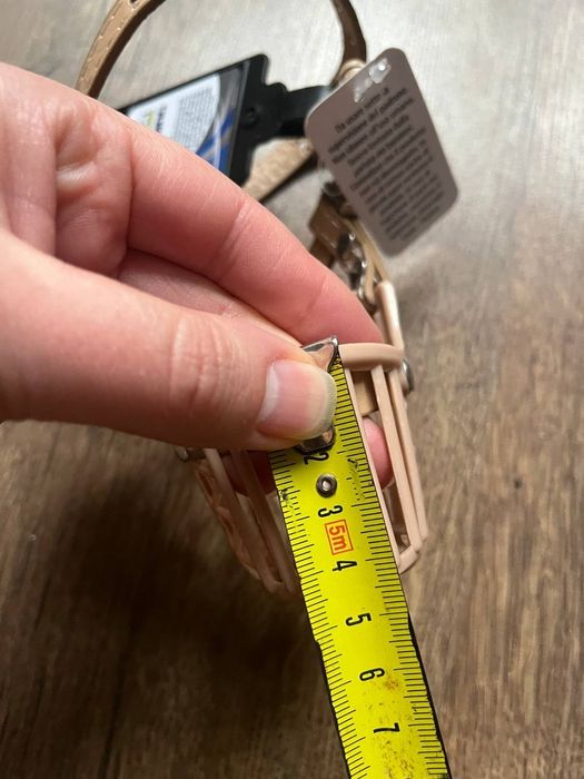 Пластиковий намордник для собак середніх порід