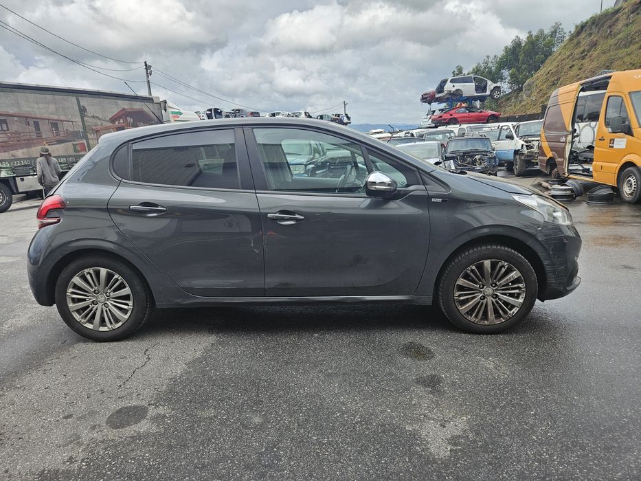 Peugeot 208 STYLE 1.2 VTi de 2017 para peças