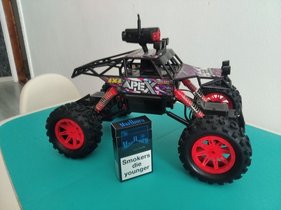 Машинка із камерою.