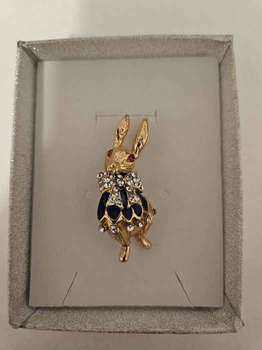 Broszka przypinka królik