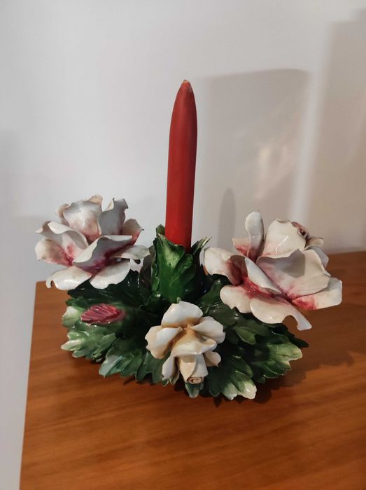 Castiçal em porcelana Capodimonte