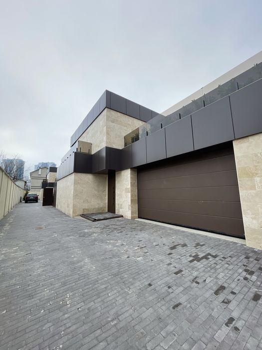 Стильний та сучасний. Котедж в закритому комплексі.