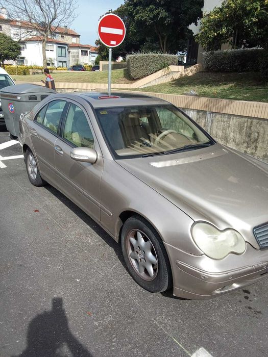 Vendo Mercedes C 220 CDI Elegance Aut. (2002) – Matrícula ES