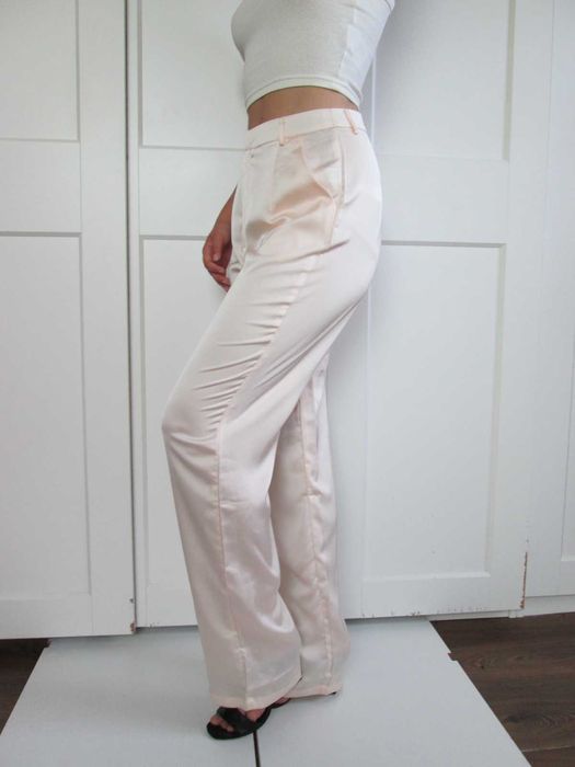 PrettyLittleThing spodnie satyna luźne piżamowy styl Pyjamacore 8 S 36