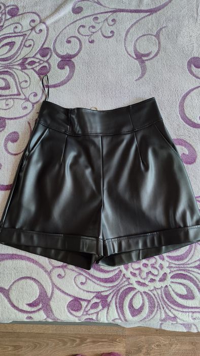 Шорти шкіряні жіночі і кофтинка