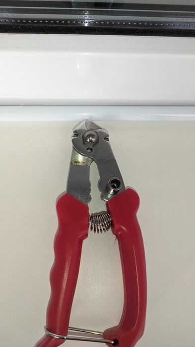 Кусачки для тросиков и рубашек Kentech KL-9750