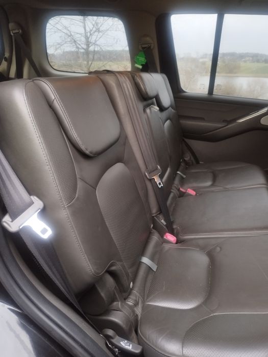 Nissan Pathfinder 2.5 dCi 4×4 (7 osobowe)