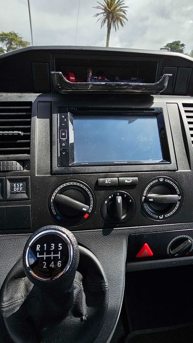 VW T5 Compacta, prática e funcional para duas pessoas