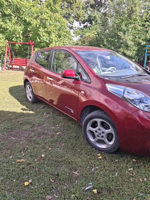 Продам Nissan Leaf 2012