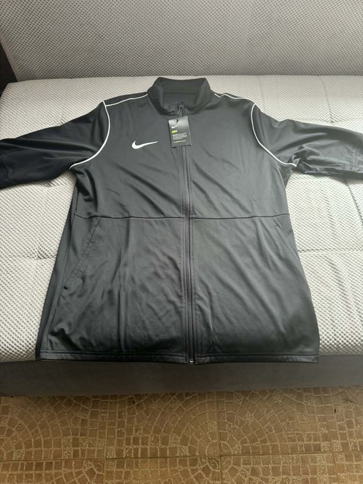 Nike Dry with Dri-Fit Technology
