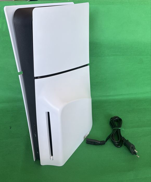 Playstation 5 Slim (só consola + cabo alimentação) (3 anos garantia)