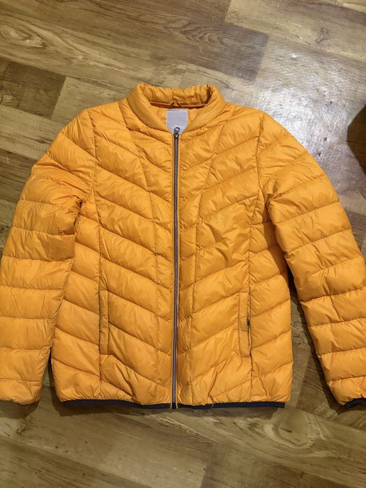 Класна куртка жіноча