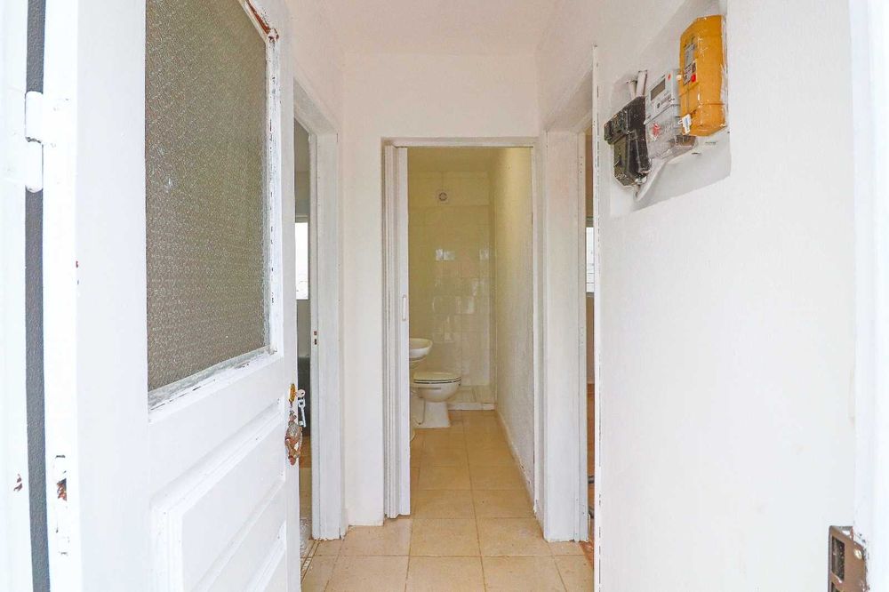 Moradia T1 Totalmente Remodelada + 2 Anexos + Terreno