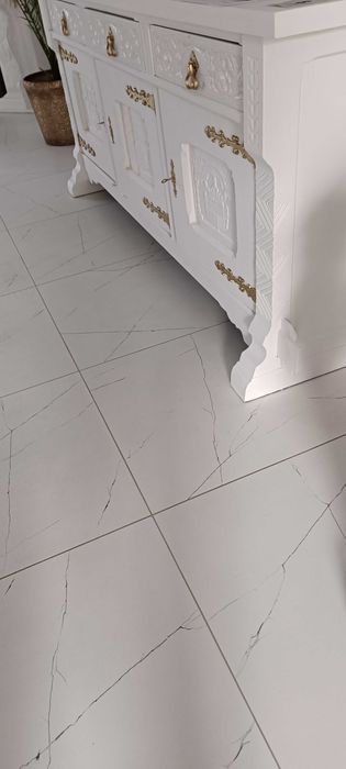 Sprzedam komodę białą