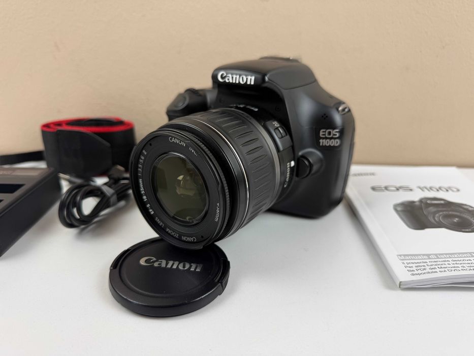 Цифровий фотоапарат/фотокамера Canon EOS1100D + Обʼєктив 18-55 II +4Gb